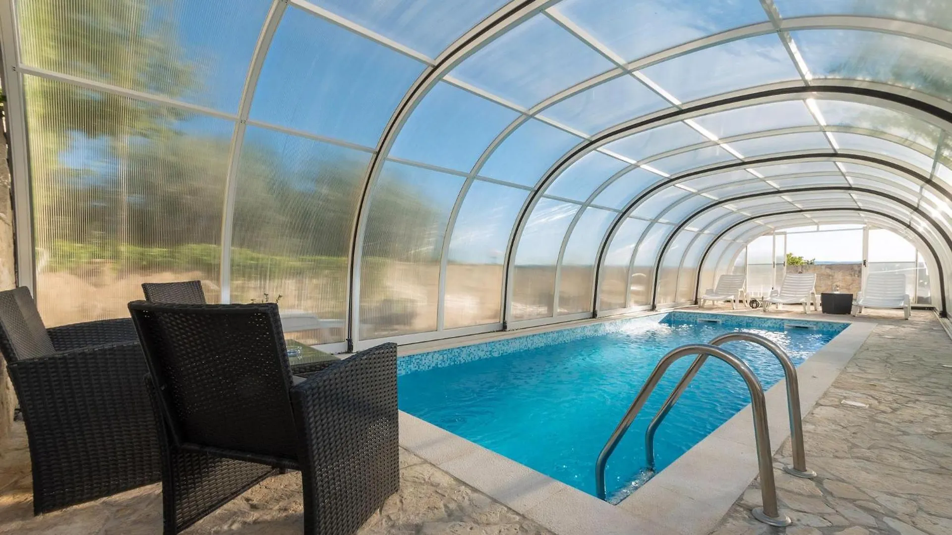 Wohnung Mit Meerblick Und Pool Crikvenica