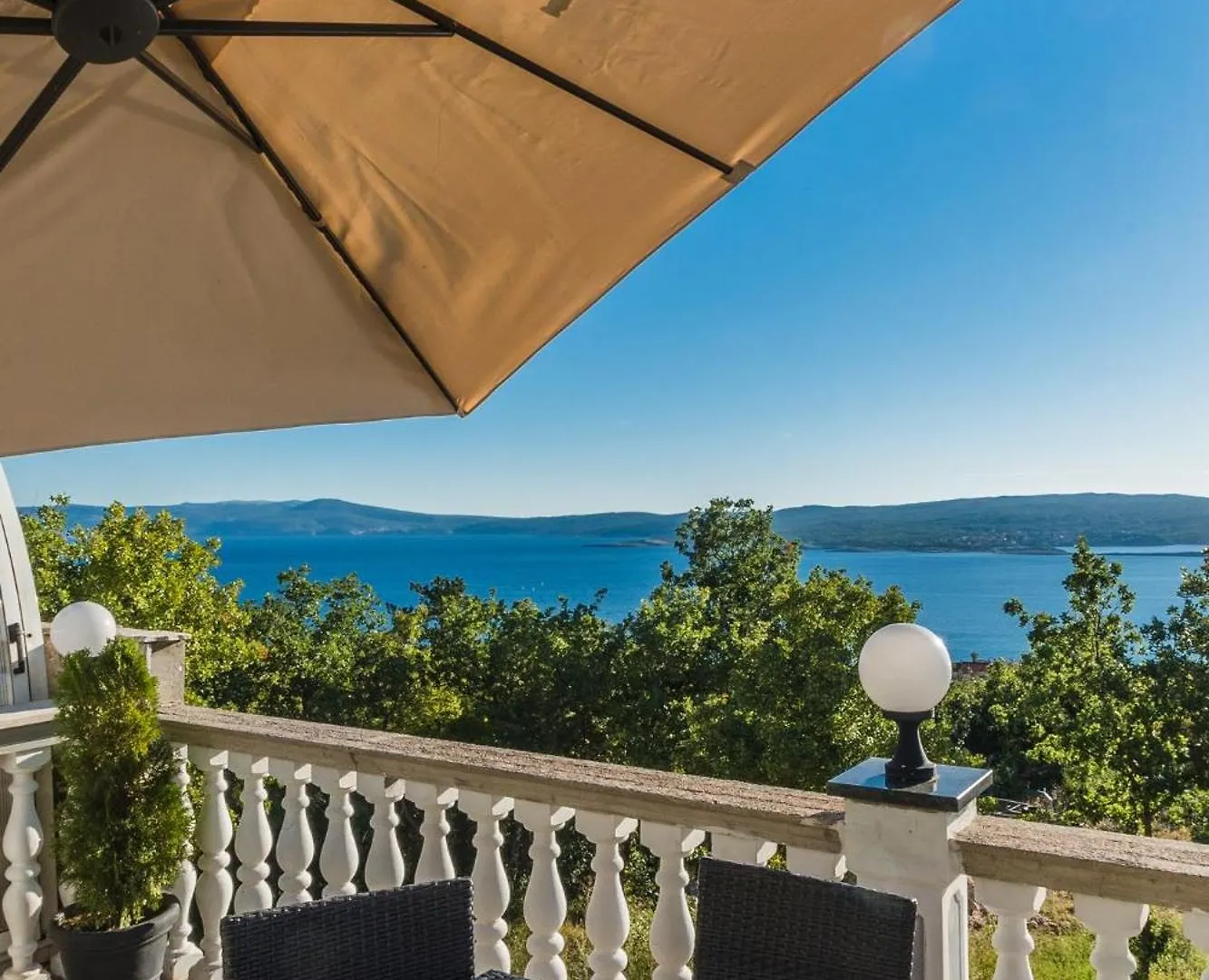 Apartment Wohnung Mit Meerblick Und Pool Crikvenica